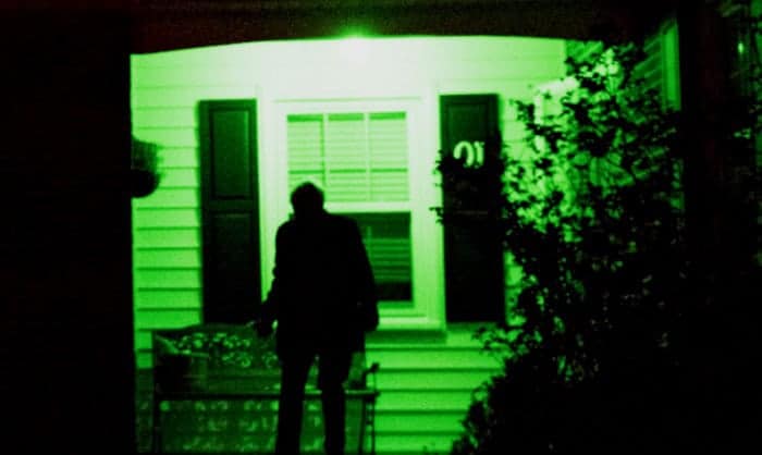 significance-of-green-porch-light